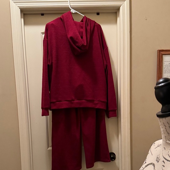 Women's Cozy Burgundy Hoodie and Wide-Leg Pant Set - Picture 2 of 4
